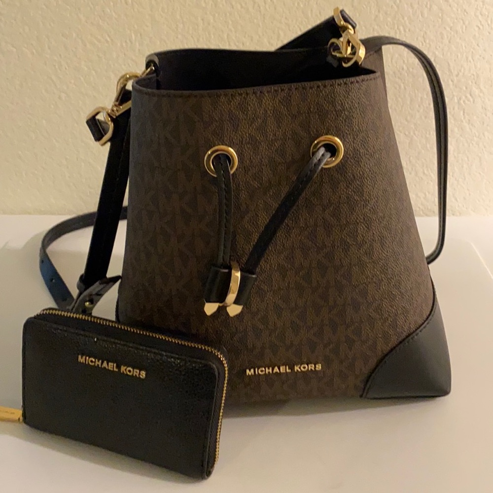Michael Kors crossbody and wallet